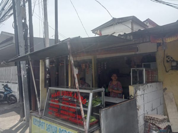 Warung Nasi Uduk Ambo Produk Asal Padang Sidempuan Laris Manis di Jakarta